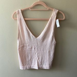 ✨NWT old navy crop top✨